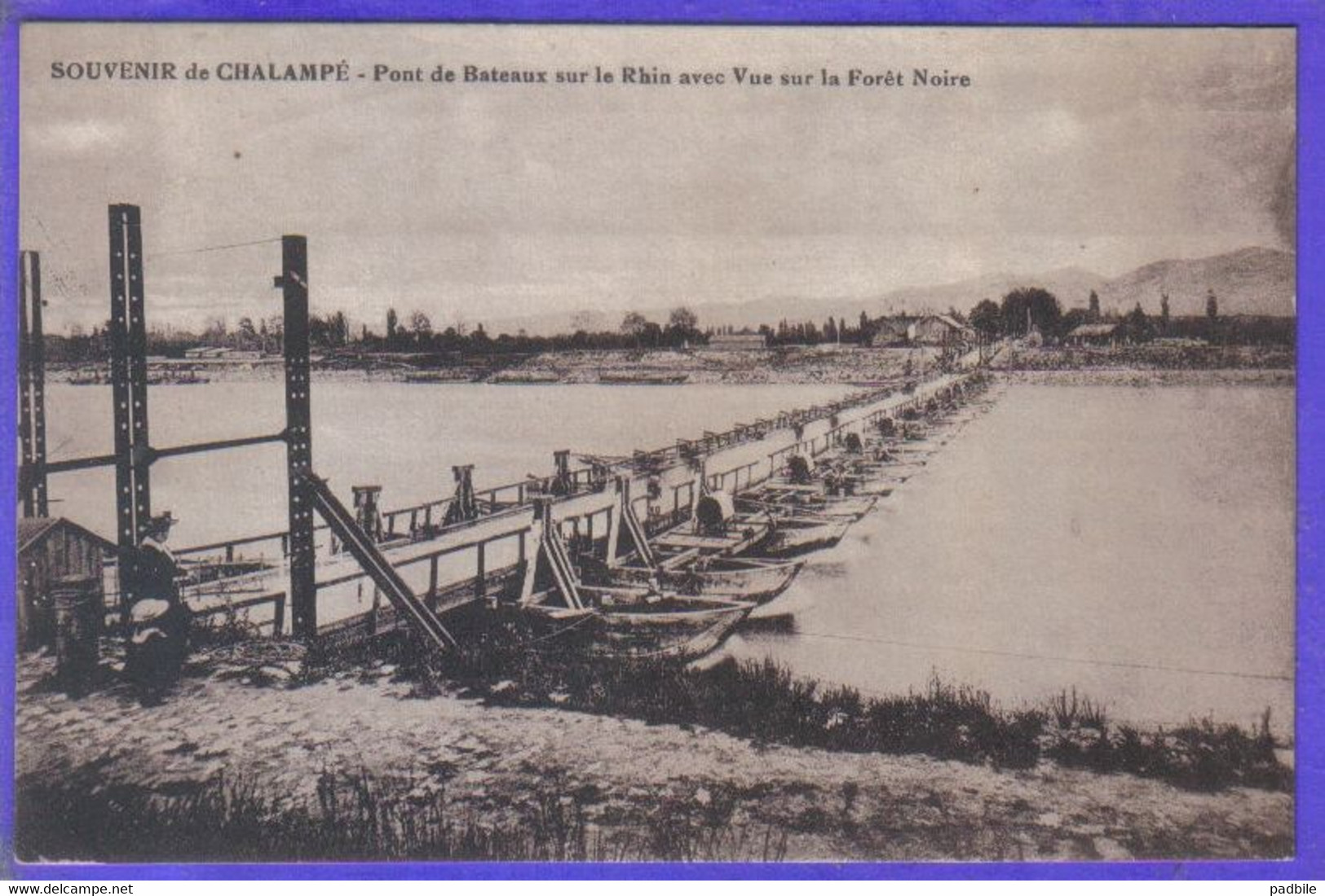 carte postale 68. Chalampé  pont de bateaux sur le Rhin et la Forêt Noire  très beau plan