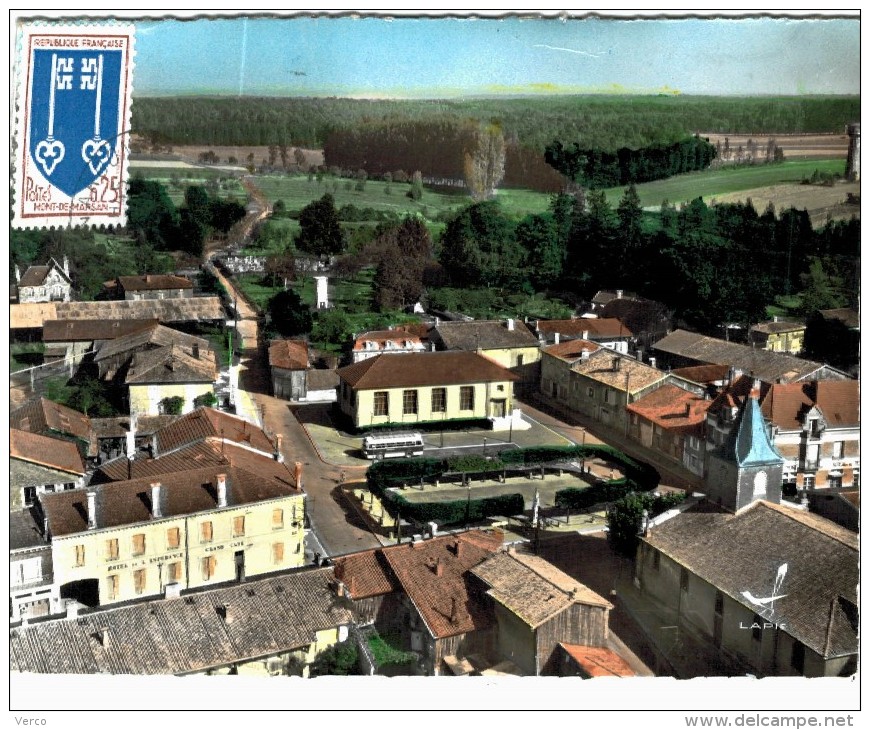 Carte Postale Ancienne de GIVRY EN ARGONNE-place et salle des fêtes