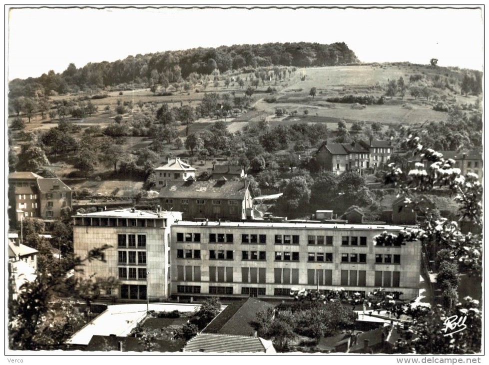 Carte Postale Ancienne de HAYANGE-le groupe scolaire