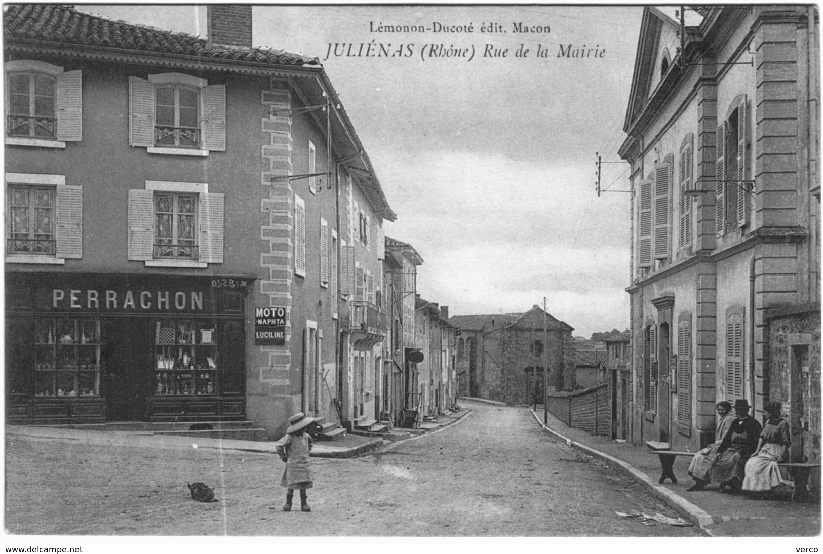 Carte Postale Ancienne de : JULIENAS-rue de la Mairie