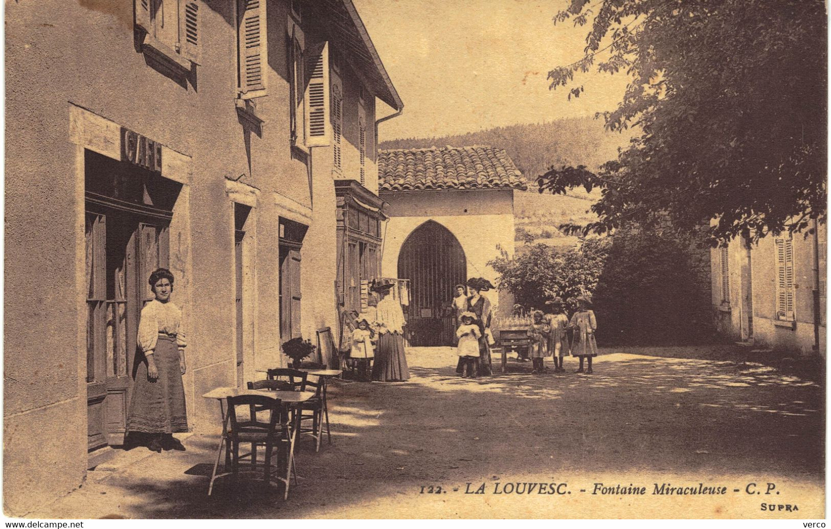 Carte POSTALE Ancienne de   La LOUVESC - Fontaine miraculeuse