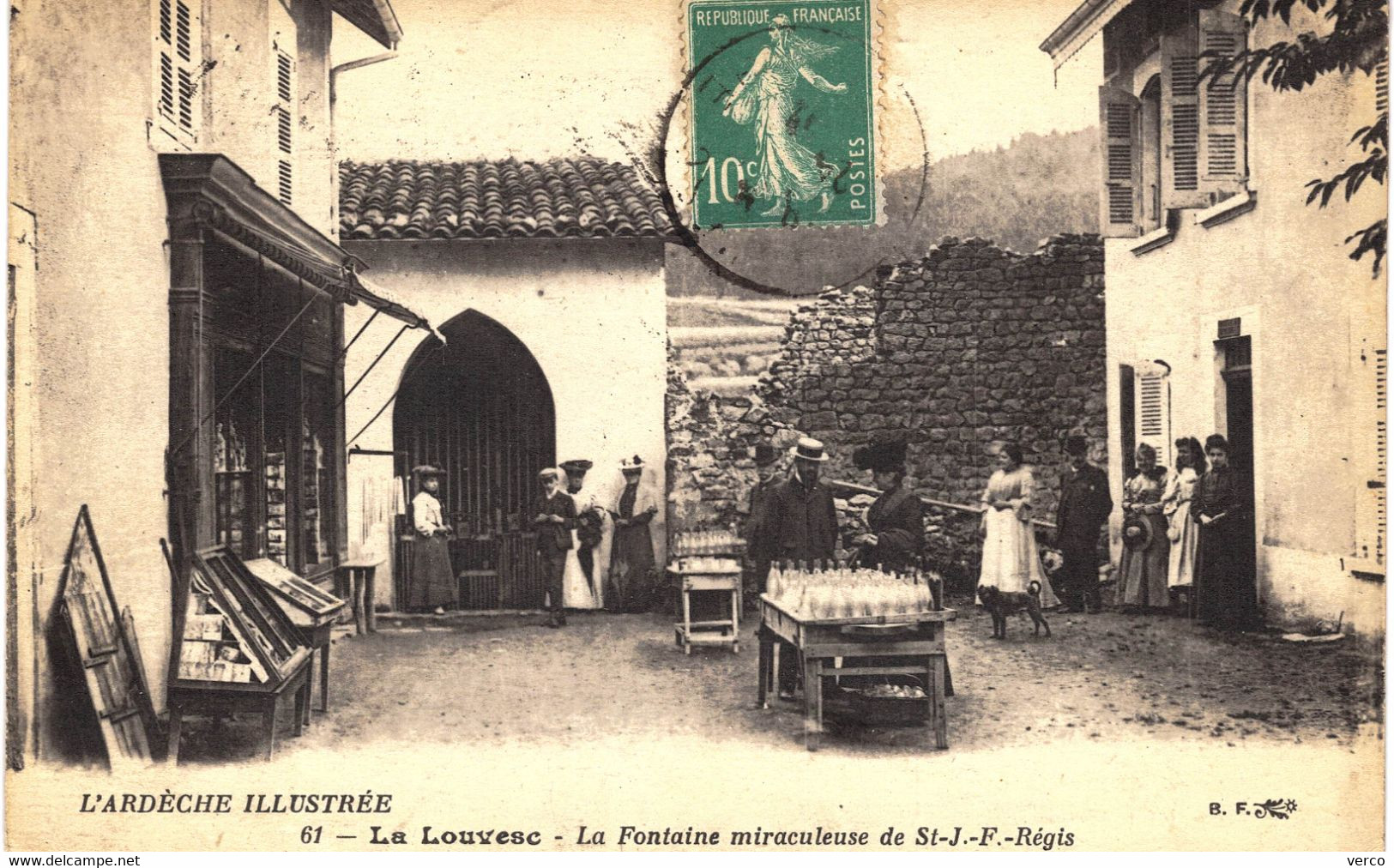 Carte POSTALE Ancienne de   La LOUVESC - Fontaine miraculeuse