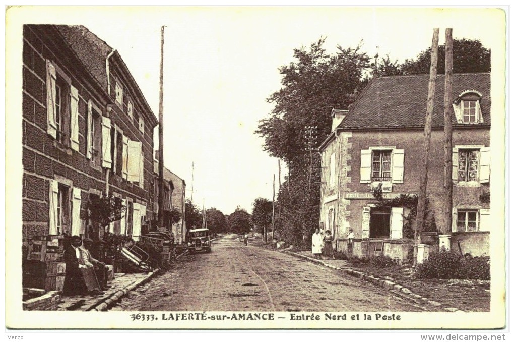 CARTE POSTALE ANCIENNE DE LAFERTE SUR AMANCE -  ENTREE NORD ET LA POSTE