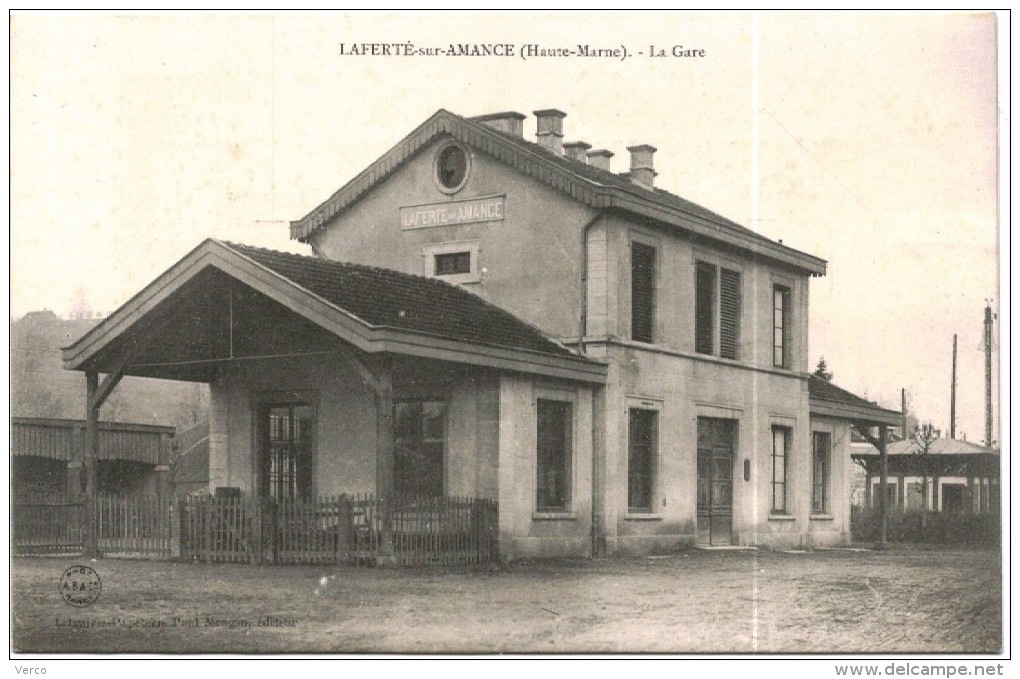 CARTE POSTALE ANCIENNE DE LAFERTE SUR AMANCE -  LA GARE