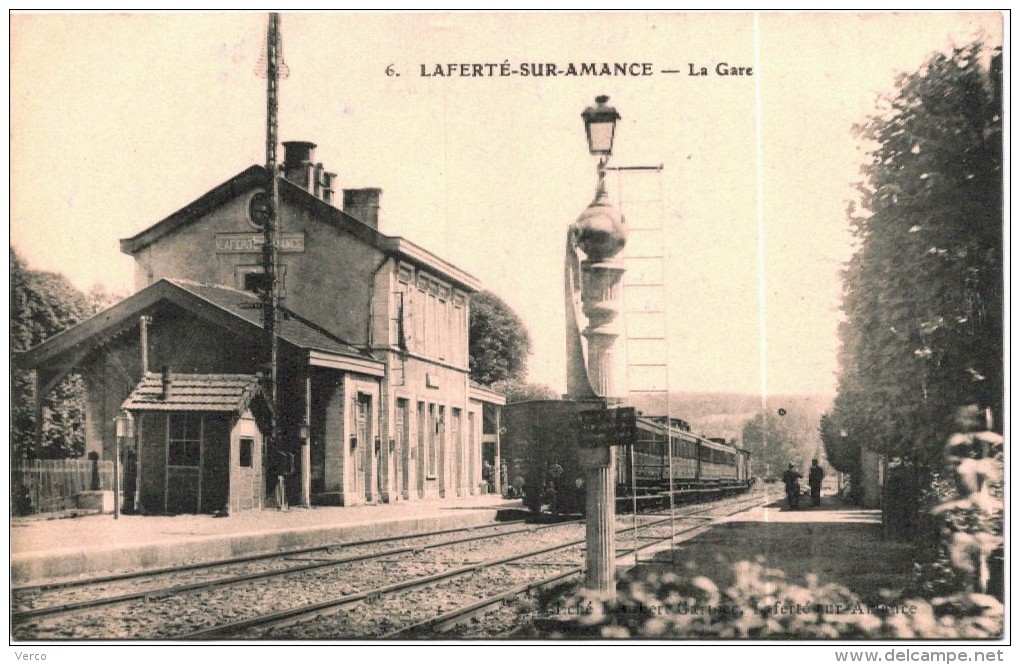 CARTE POSTALE ANCIENNE DE LAFERTE SUR AMANCE -  LA GARE  6