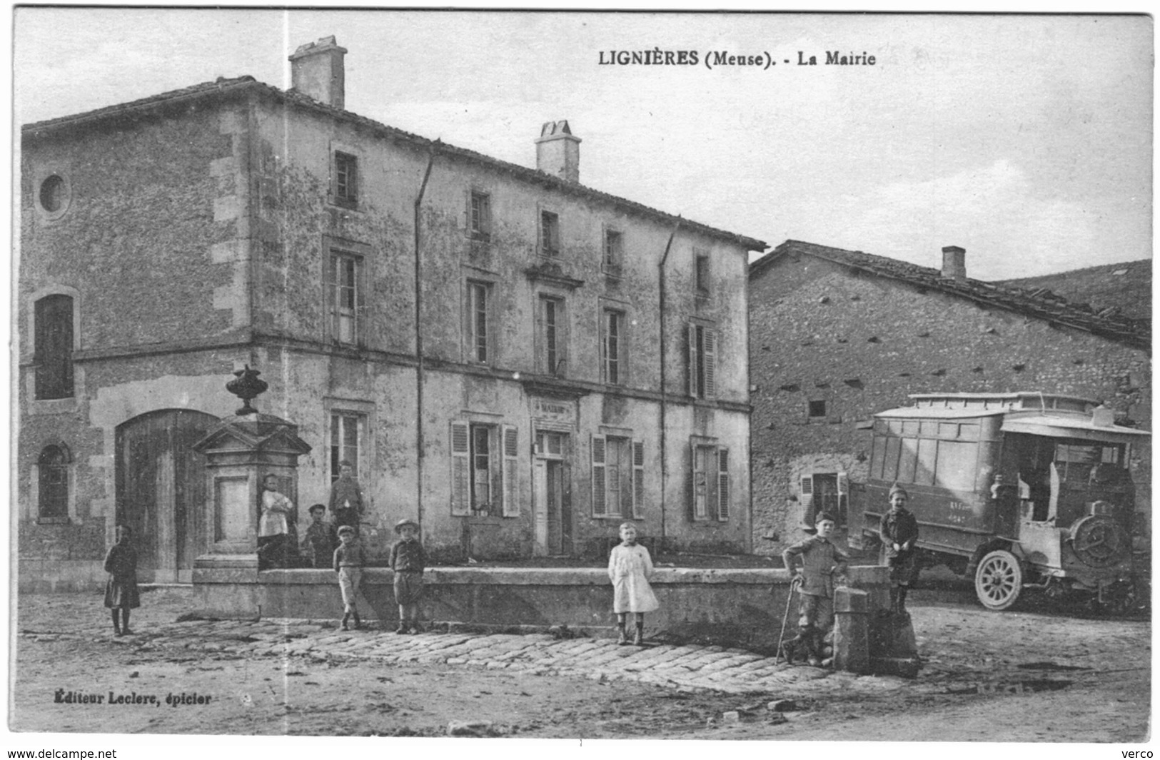 Carte Postale Ancienne de LIGNIERES-La Mairie