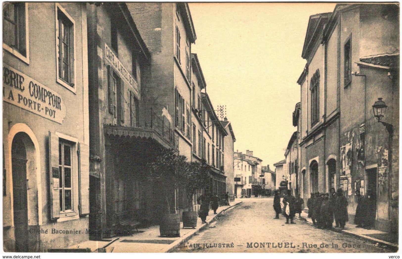 Carte Postale Ancienne de MONTLUEL-rue de la gare