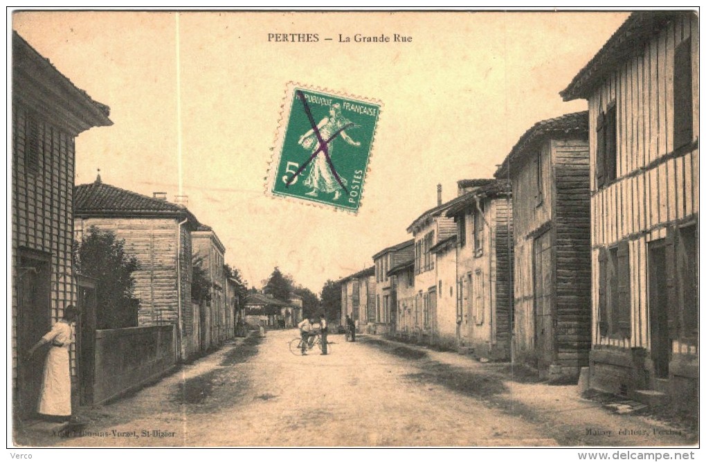 CARTE POSTALE ANCIENNE DE PERTHES -  LA GRANDE RUE