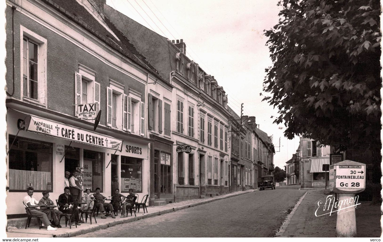 Carte POSTALE  Ancienne de PUISEAUX - Rue de Paris, Café du Centre