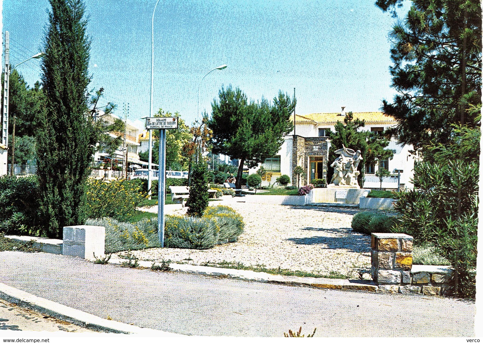 Carte POSTALE Ancienne de SAINT - AYGULF / Monument au morts