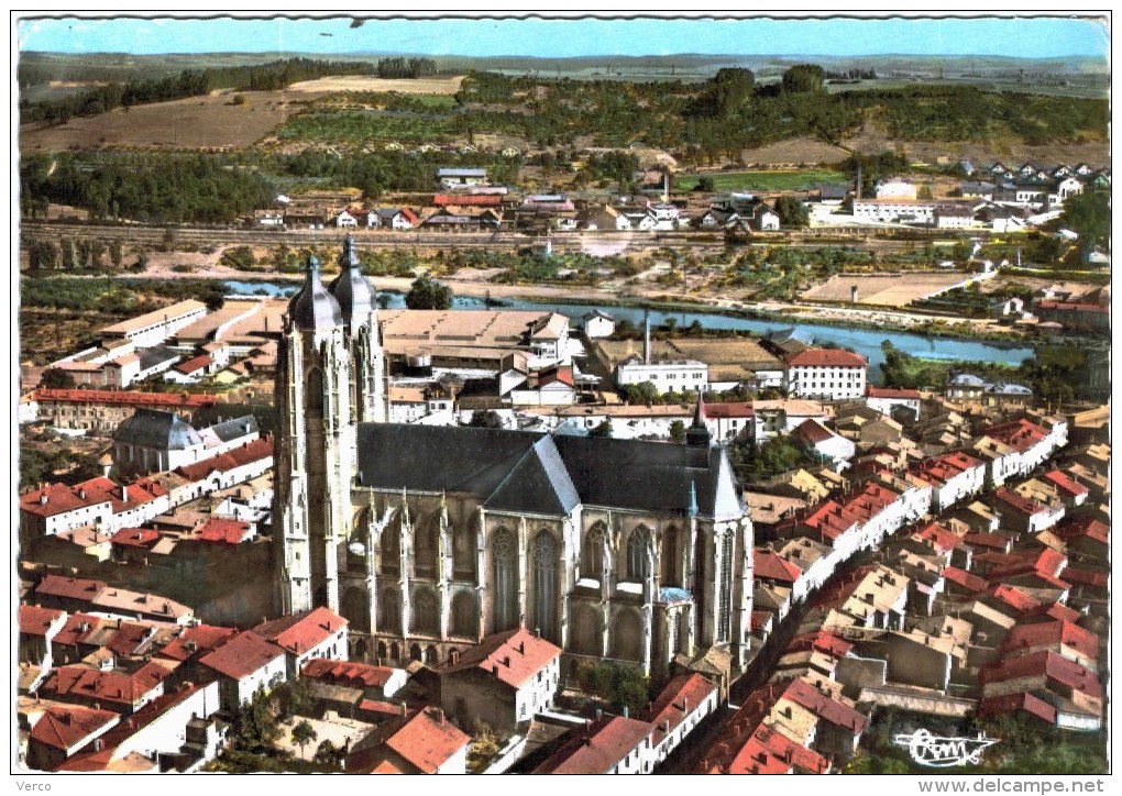 Carte Postale Ancienne de SAINT NICOLAS DE PORT - vue aérienne-La Basilique