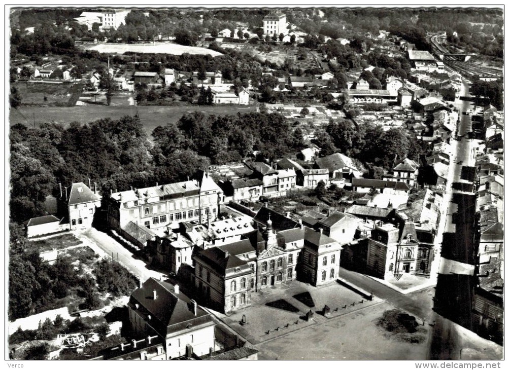 Carte Postale Ancienne de SAINTE MENEHOULD-place Général Leclerc