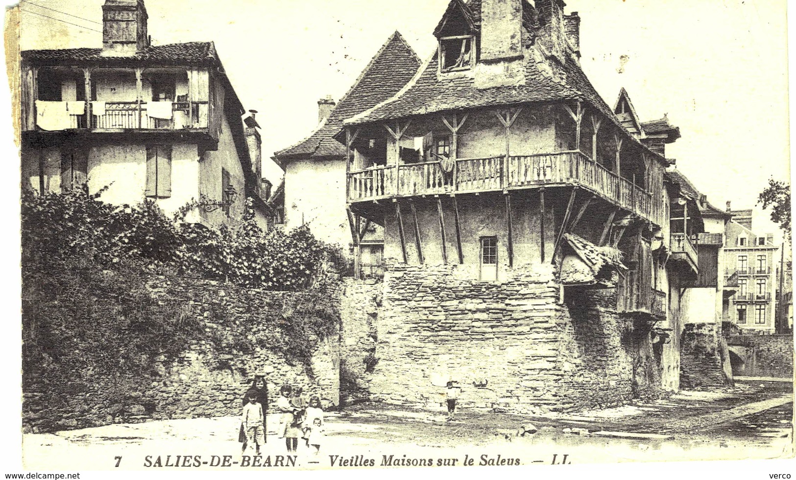 Carte POSTALE  Ancienne de  SALIES de BEARN - Vieilles Maisons