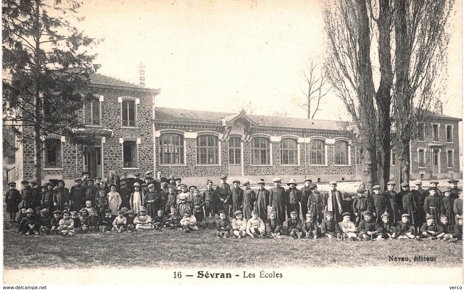 Carte POSTALE Ancienne de  SEVRAN - Les Ecoles