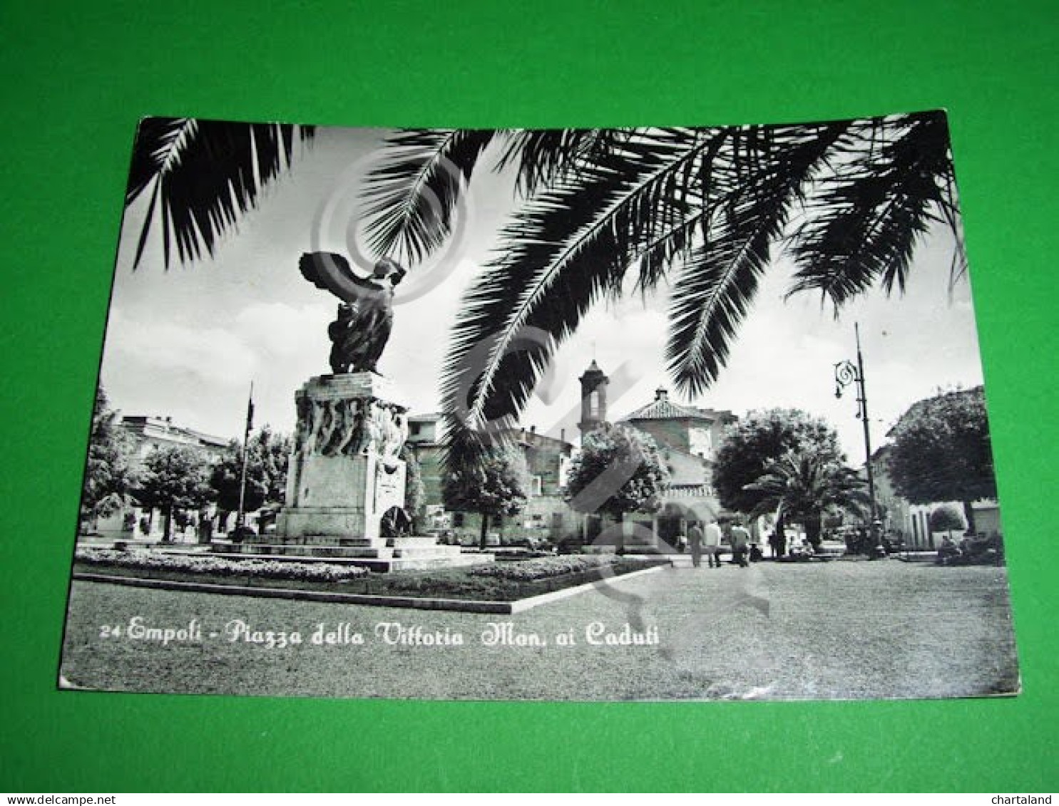 Cartolina Empoli - Piazza della Vittoria e Monumento ai Caduti 1960