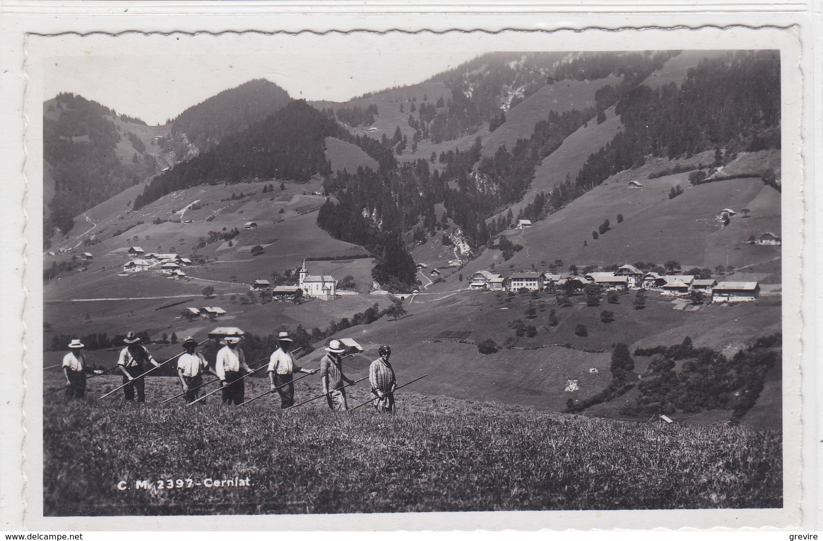 Cerniat, agriculteurs dans les champs. Carte-photo