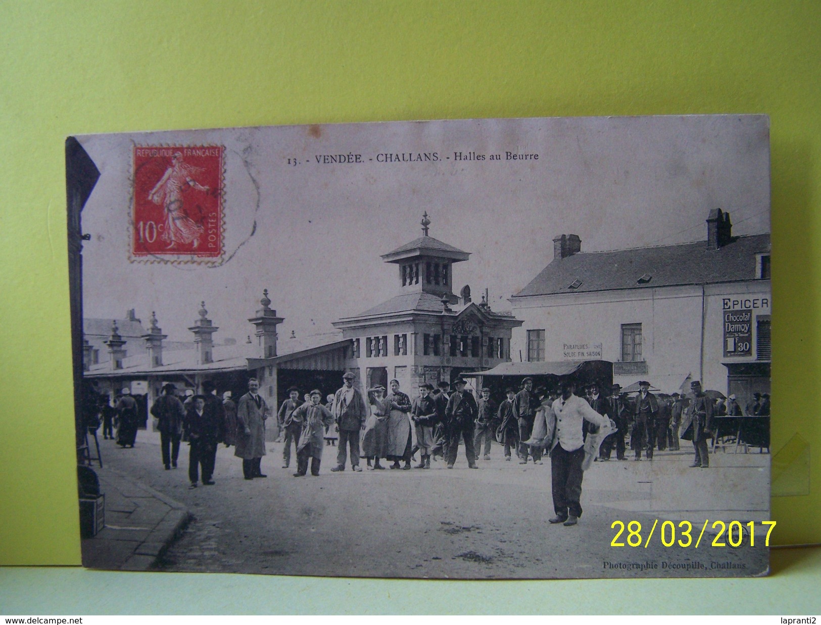 CHALLANS (VENDEE) LES MARCHES. HALLES AU BEURRE.