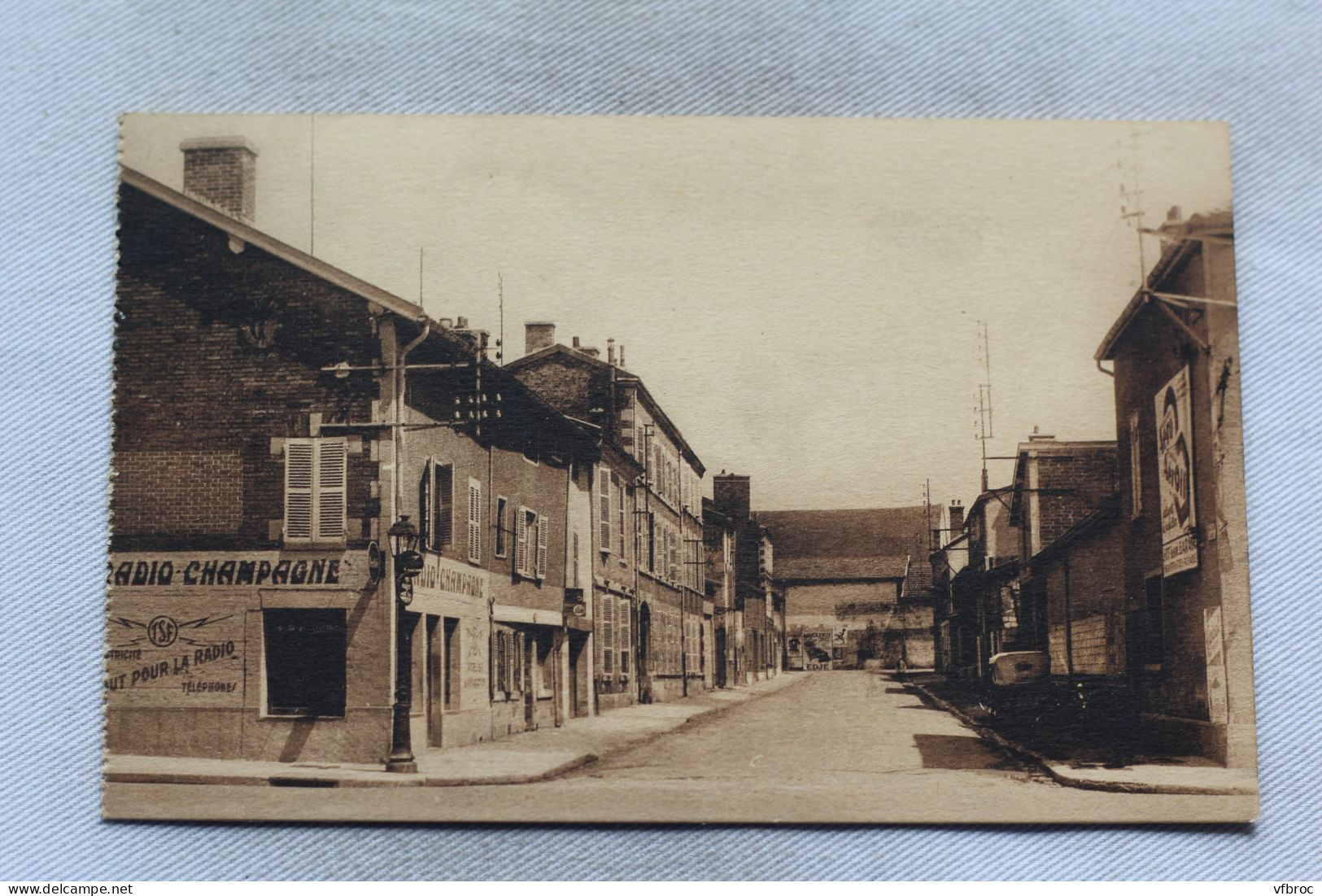 Chalons sur Marne, place des Ursulines, rue porte murée, Marne 51