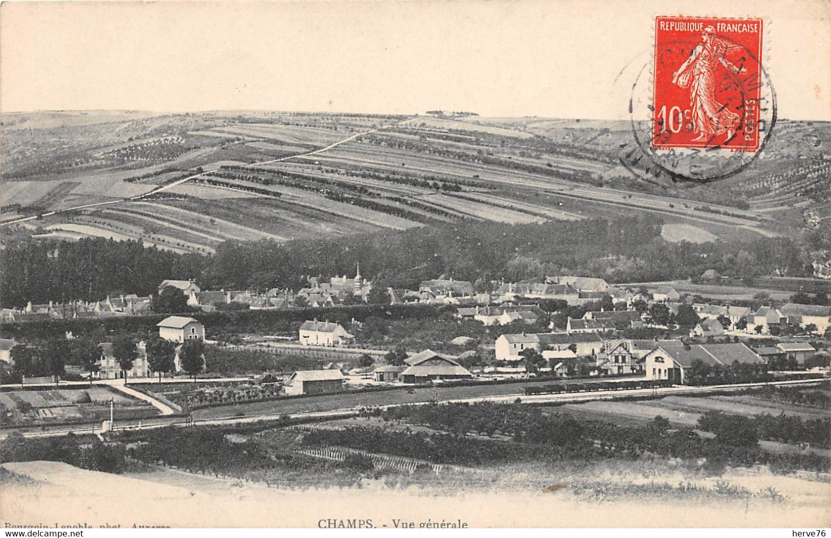 CHAMPS SUR YONNE - vue générale