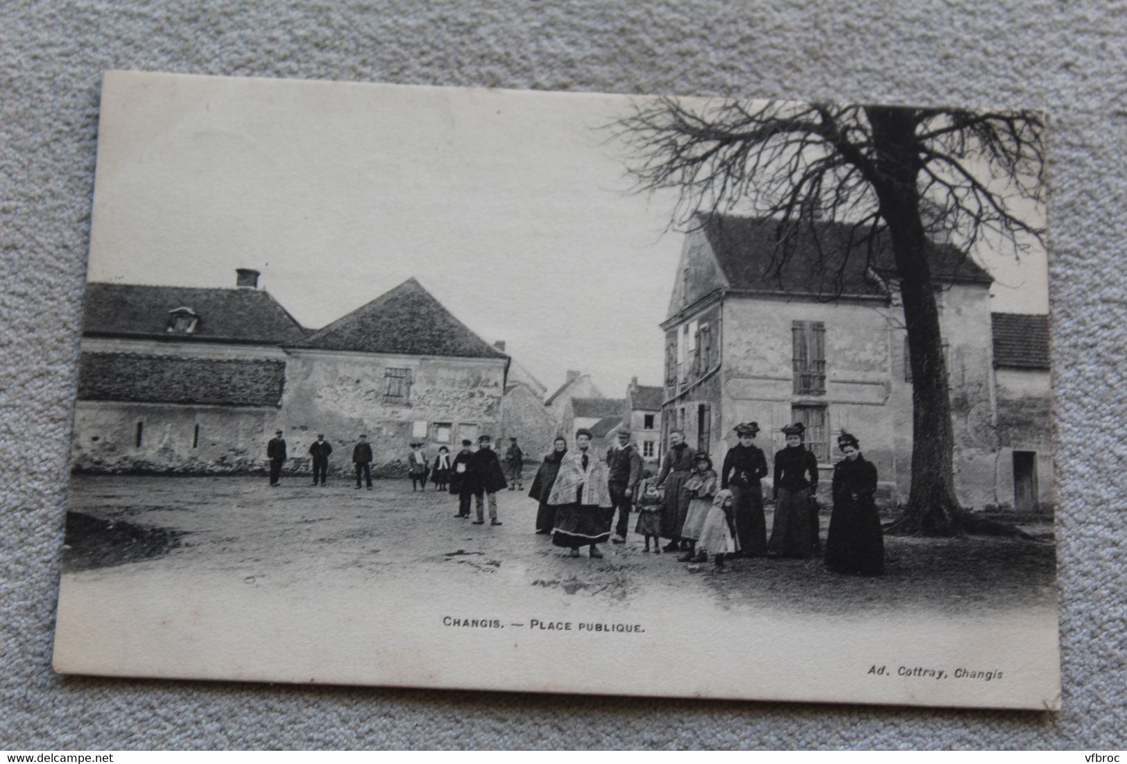 Changis, place publique, Seine et Marne 77