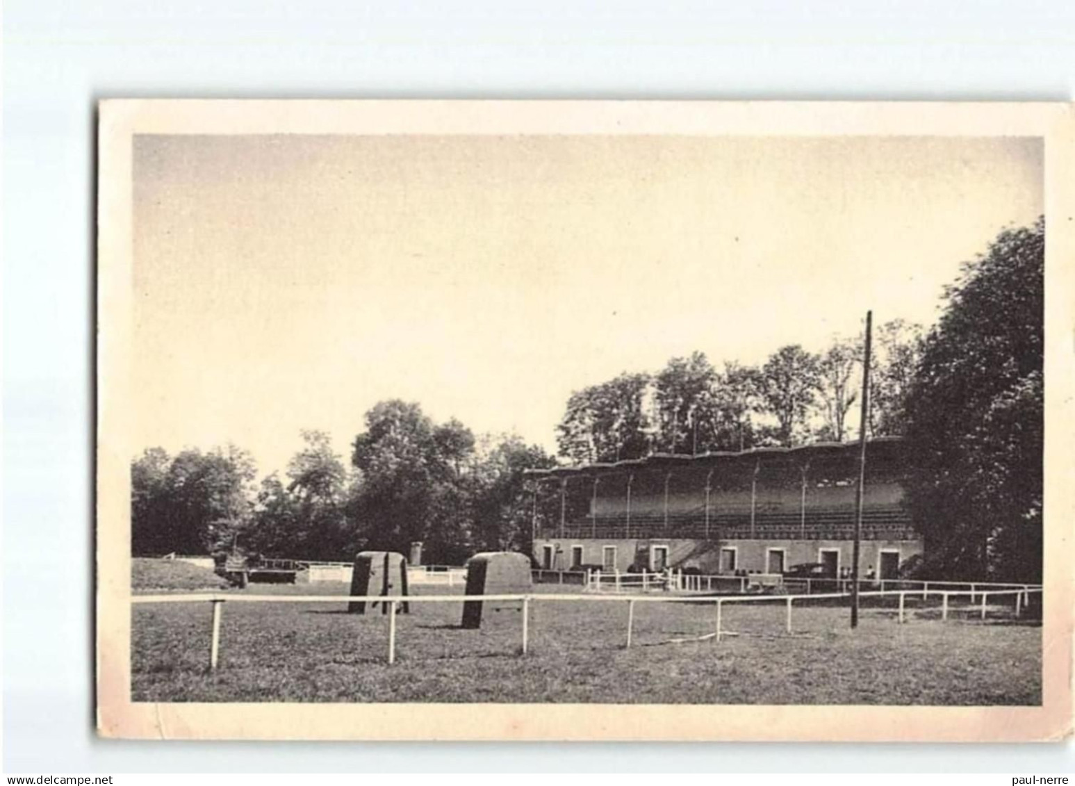 CHARBONNIERE LES BAINS : Parc Sainte-Luce - état