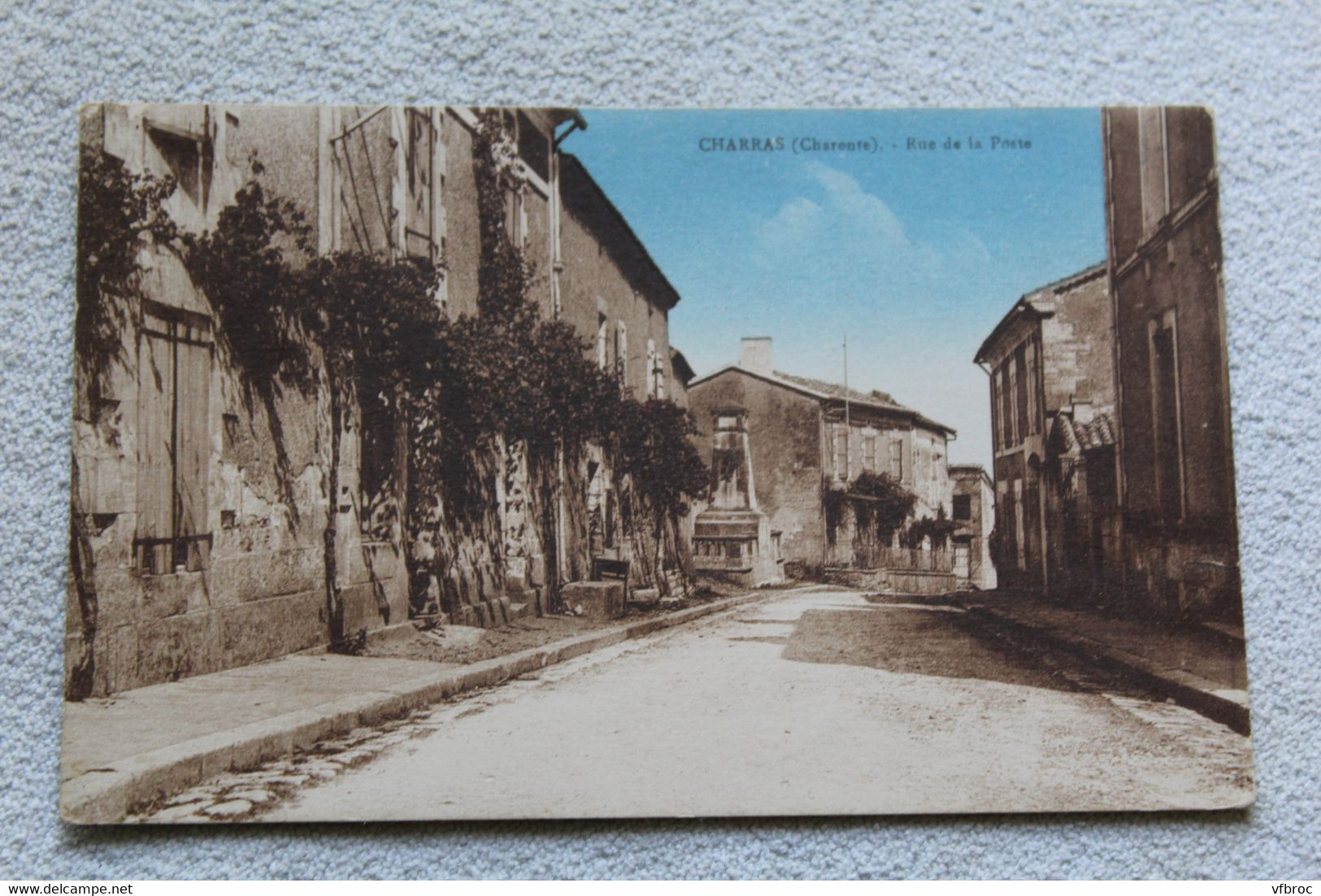 Charras, rue de la poste, Charente 16