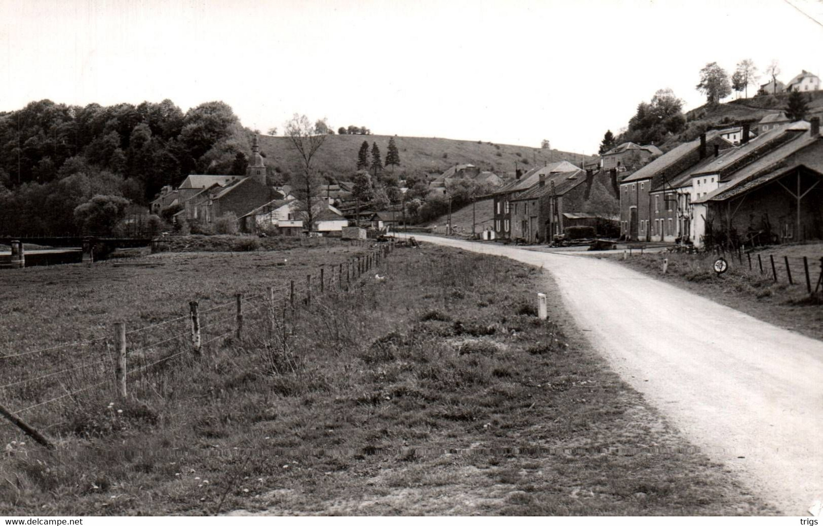 Chassepierre - Route de St. Cécile