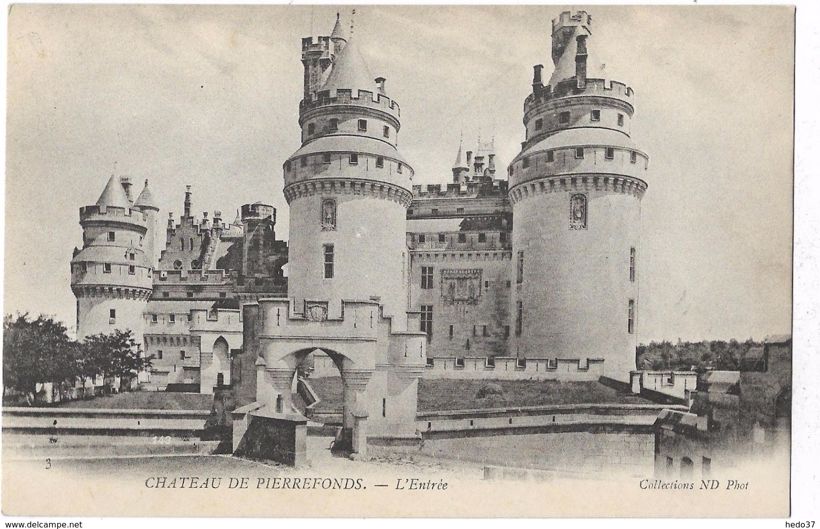 Château de Pierrefonds - L'Entrée