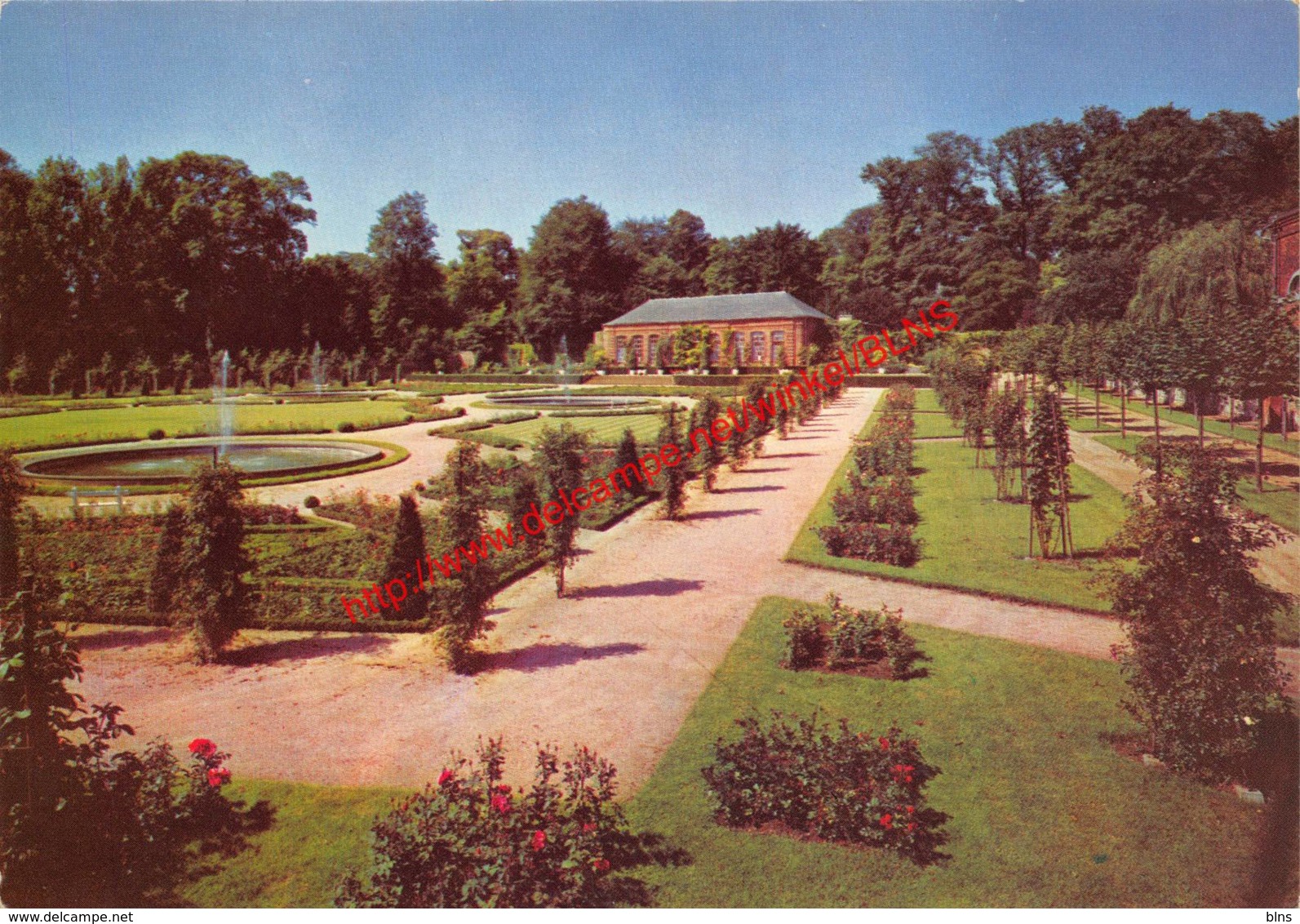 Château des Princes de Croy - la roseraie et l'orangerie - Le Roeulx