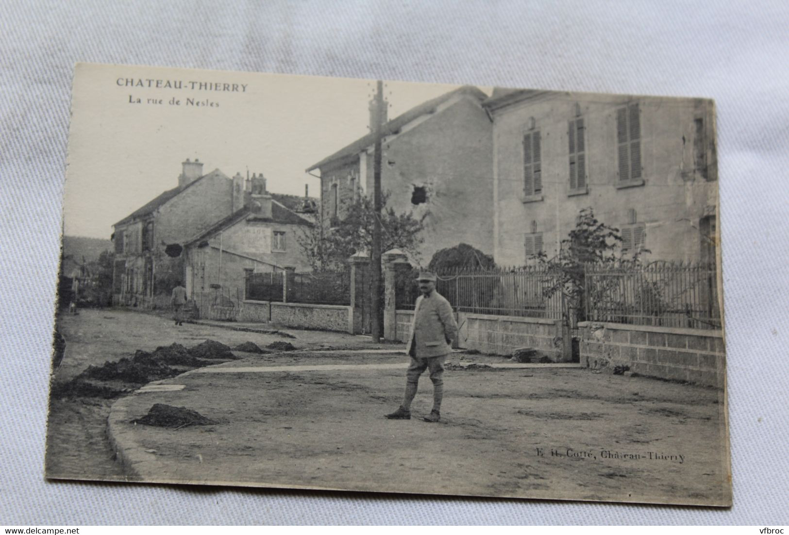 Château Thierry, la rue de Nesles, Aisne 02