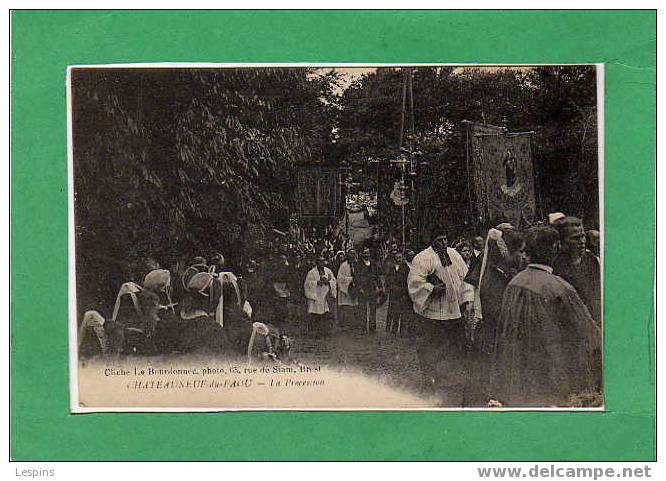 CHATEAUNEUF DU FAOU --  La Procession