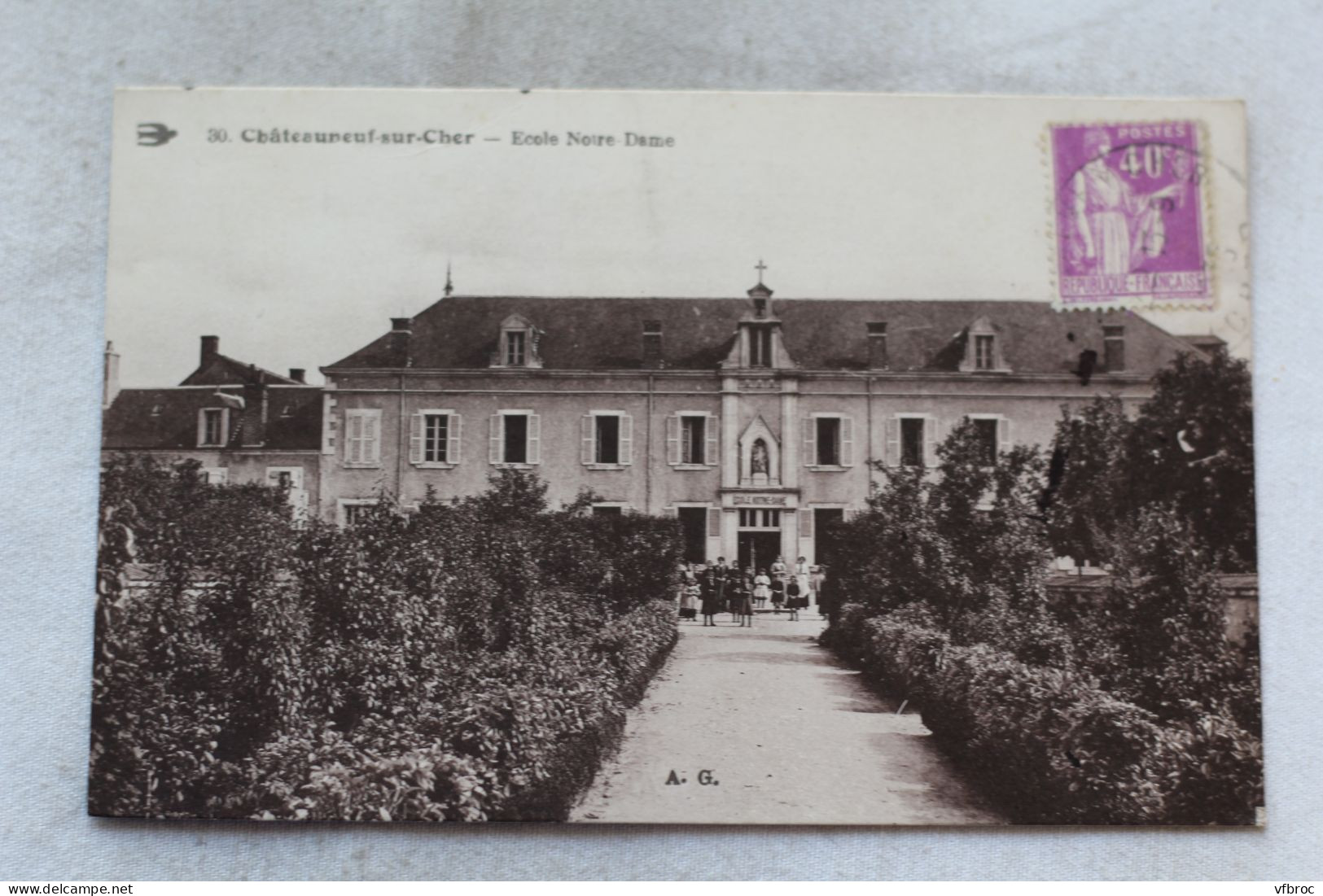 Châteauneuf sur Cher, école notre Dame, Cher 18