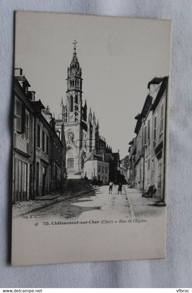 Châteauneuf sur Cher, rue de l'église, Cher 18