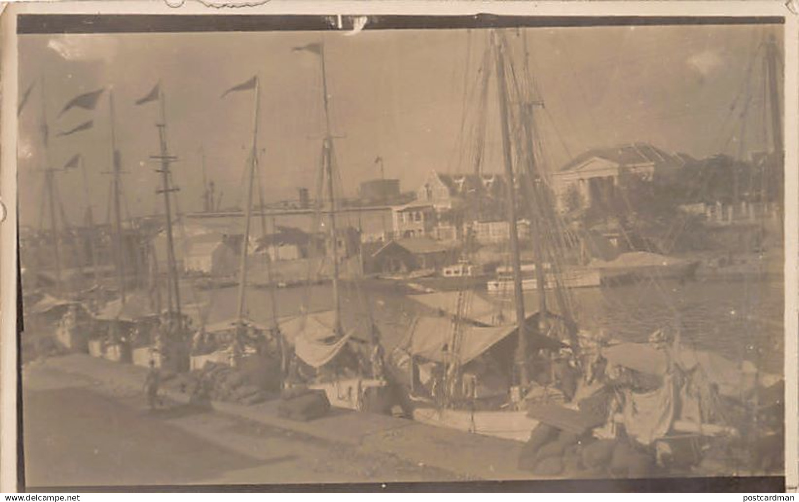 China - MACAO Macau - The harbour - In the backgroung Macao Trading Co. Offices - REAL PHOTO - Publ. unknown