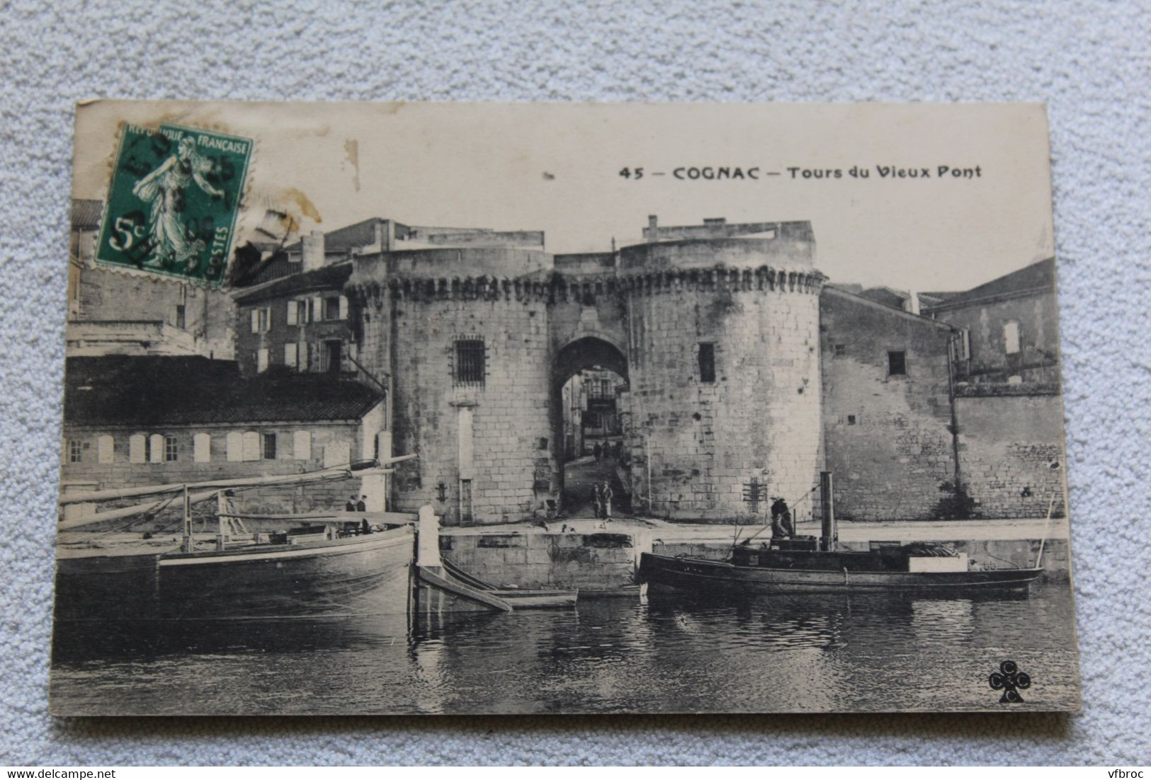 Cognac, tours du vieux pont, Charente 16