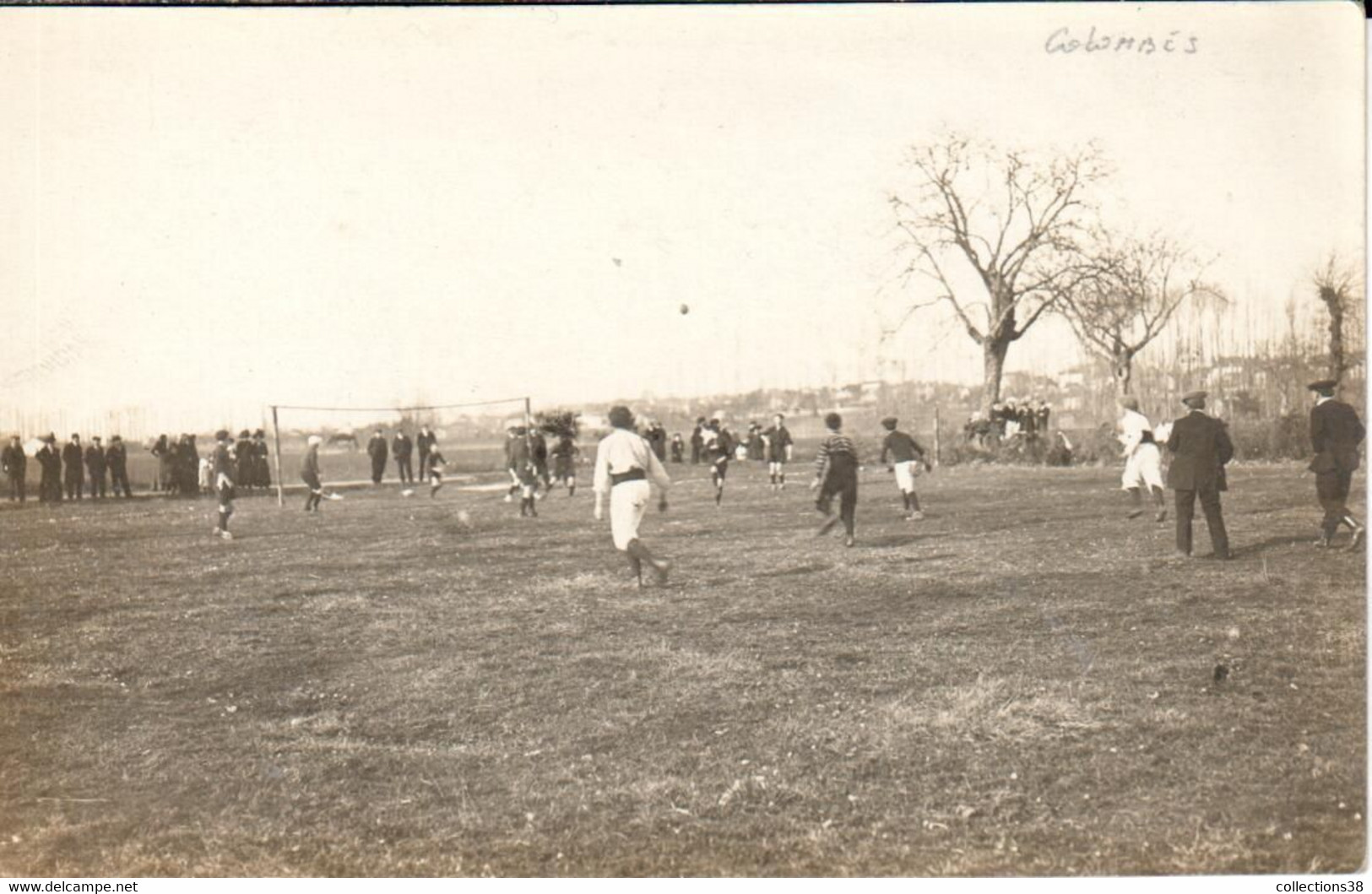 Colombes - Match de Football - carte photo