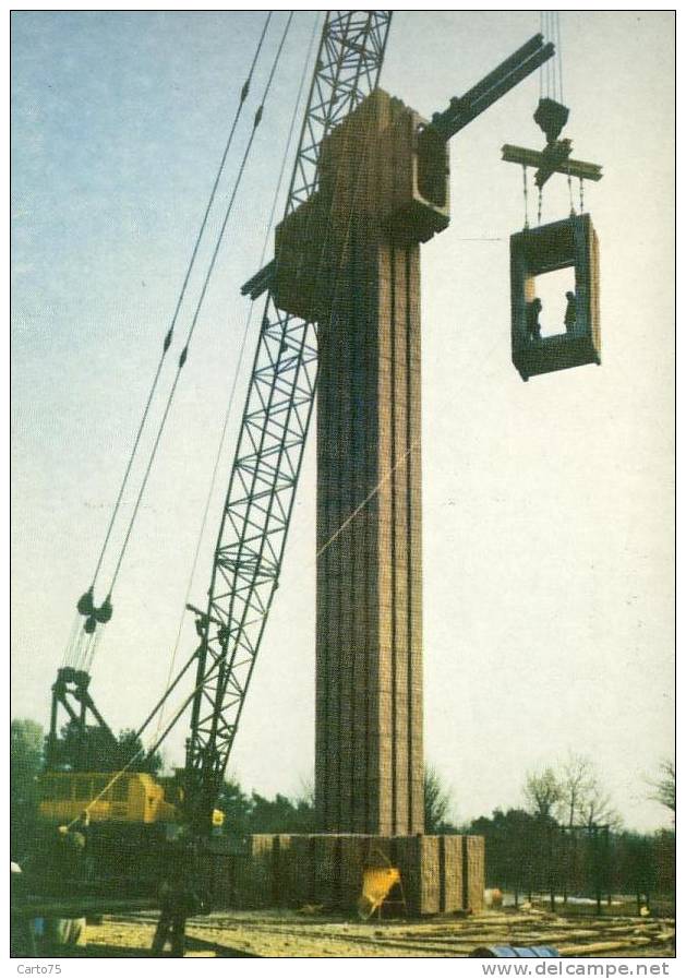 COLOMBEY les DEUX EGLISES 52 - Mémorial du Général de Gaulle - Installation Croix de Lorraine