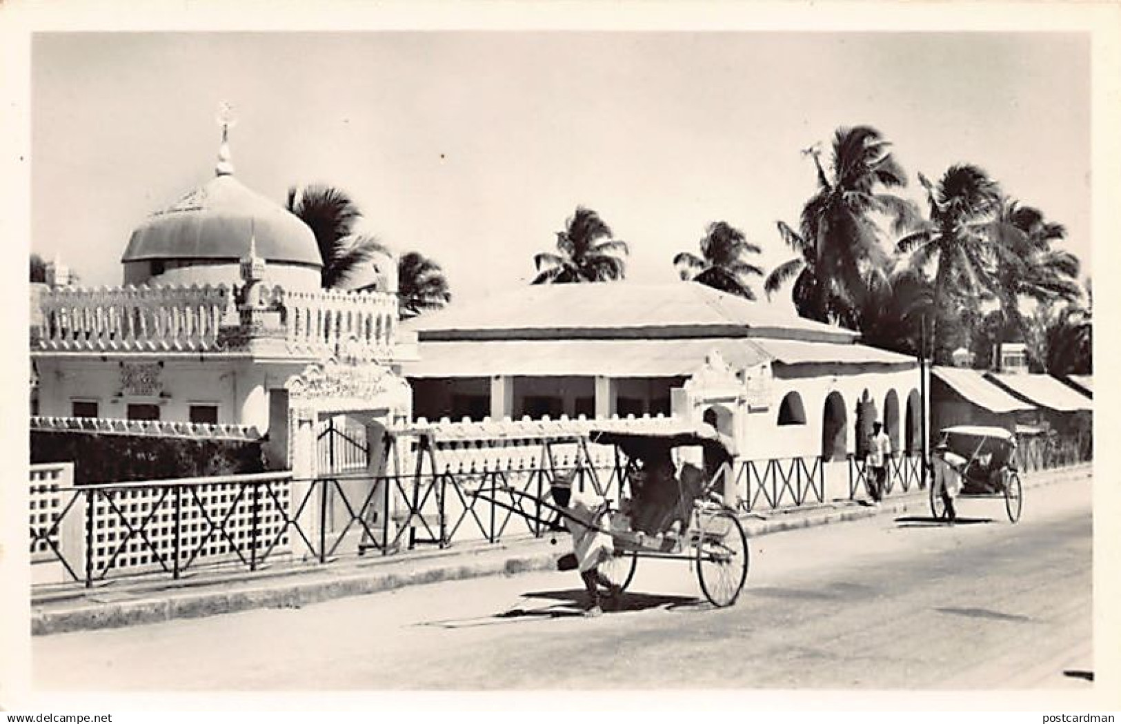 Comores - La mosquée comorienne à Majunga, Madagascar - Ed. Charifou 41