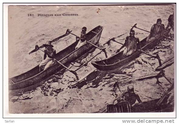 COMORES , Pirogues aux Comores