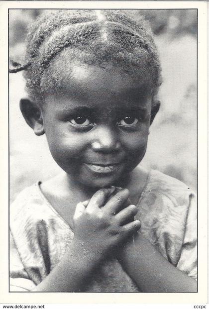 Comores Jeune fille à Boboni Bambao