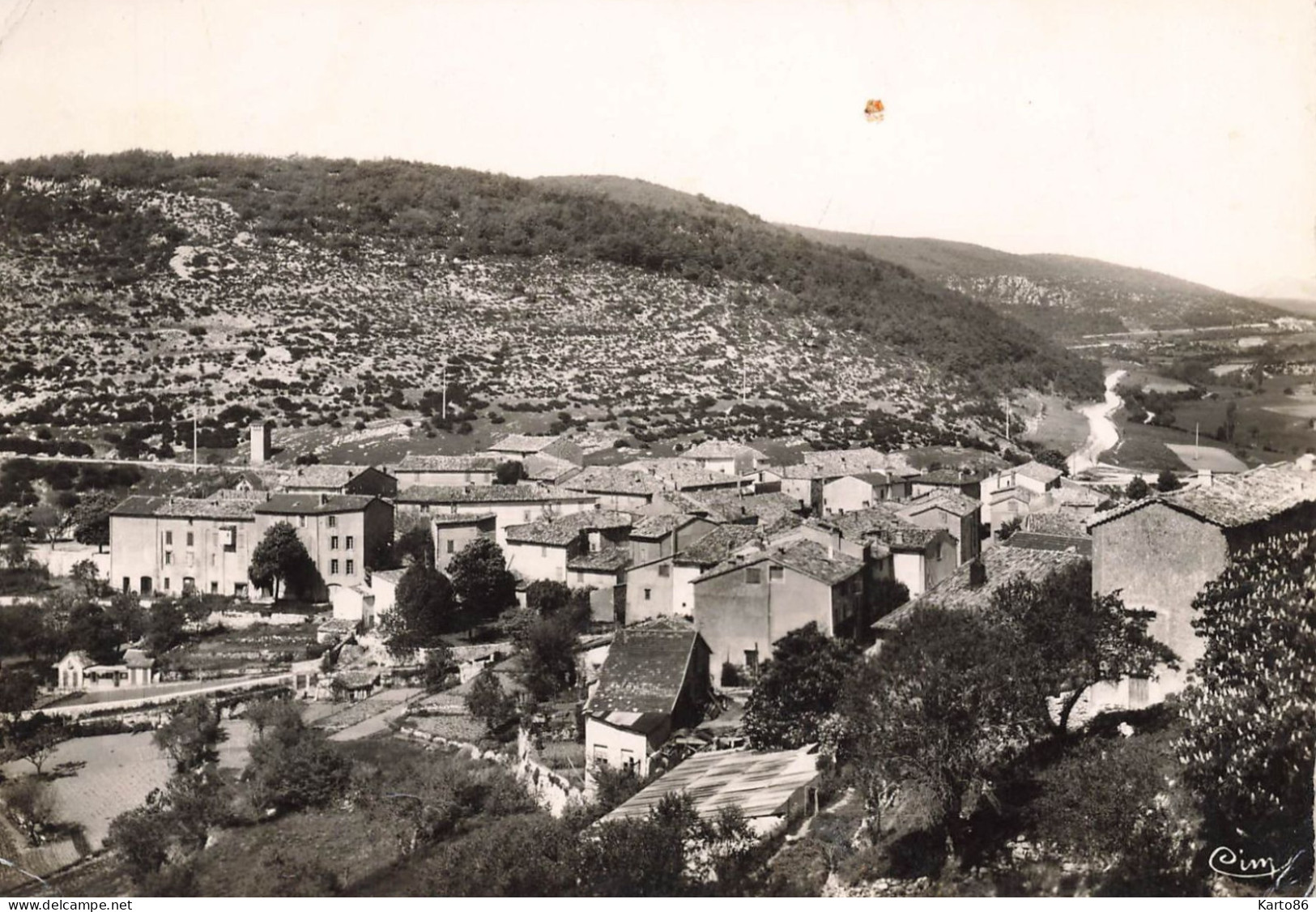 comps sur artuby * vue générale du village