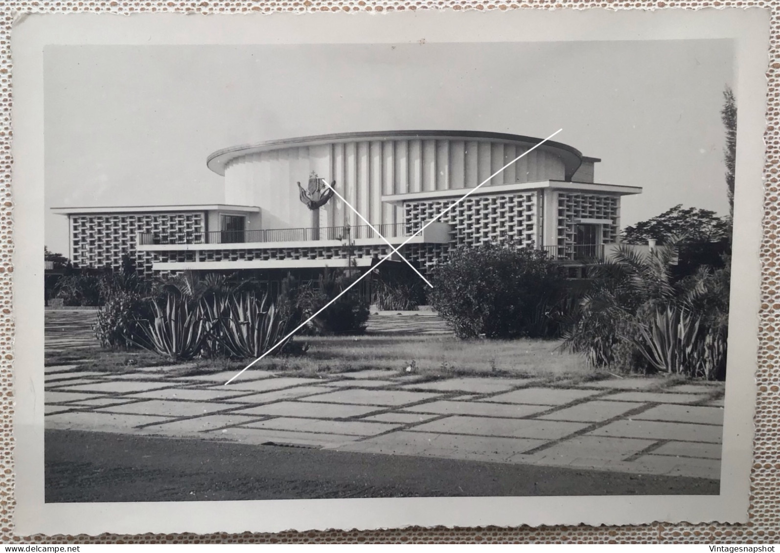 CONGO BELGE le beau théâtre d’Elisabethville / Lubumbashi  Photo format CP vers 1950-1960 Légende au verso