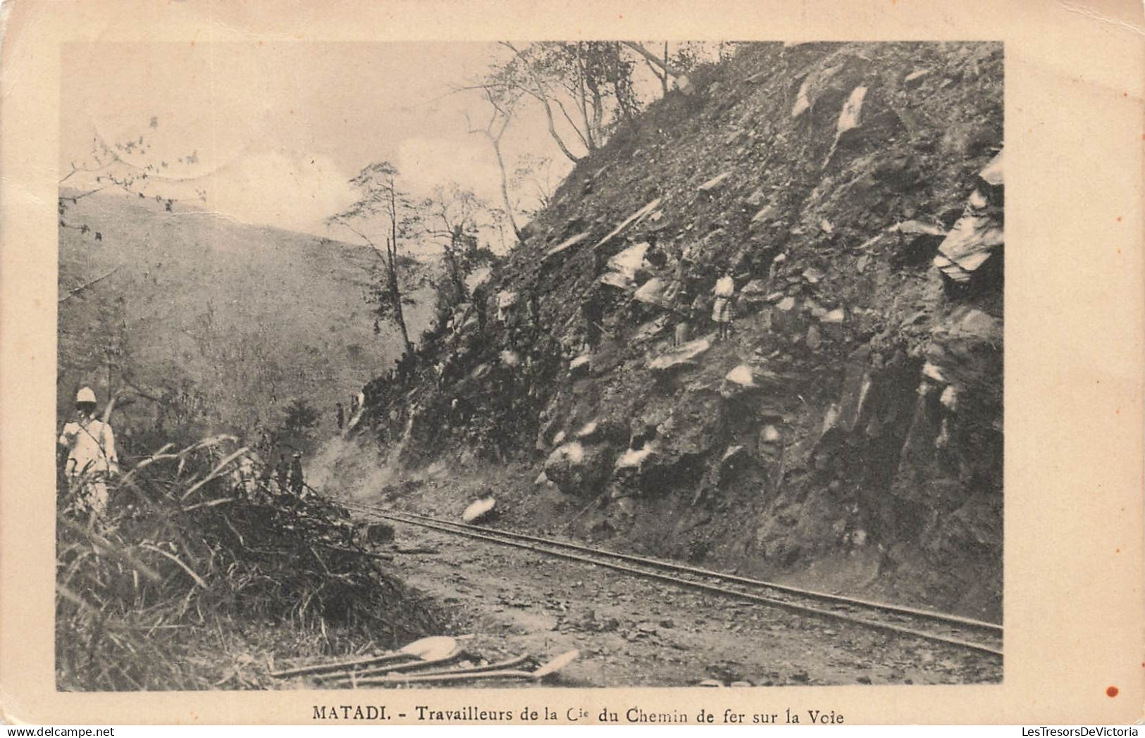 CONGO - KINSHASA (EX ZAIRE) - Matadi - Travailleurs de la Cie du Chemin de fer sur la Voie - Carte Postale Ancienne