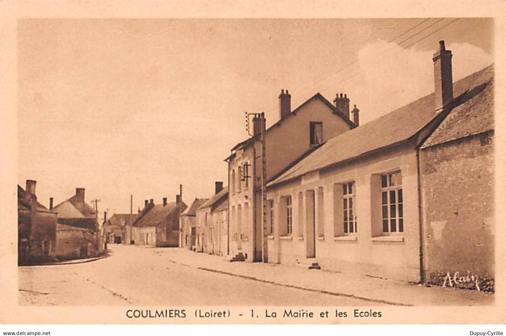 COULMIERS - La Mairie et les Ecoles - très bon état