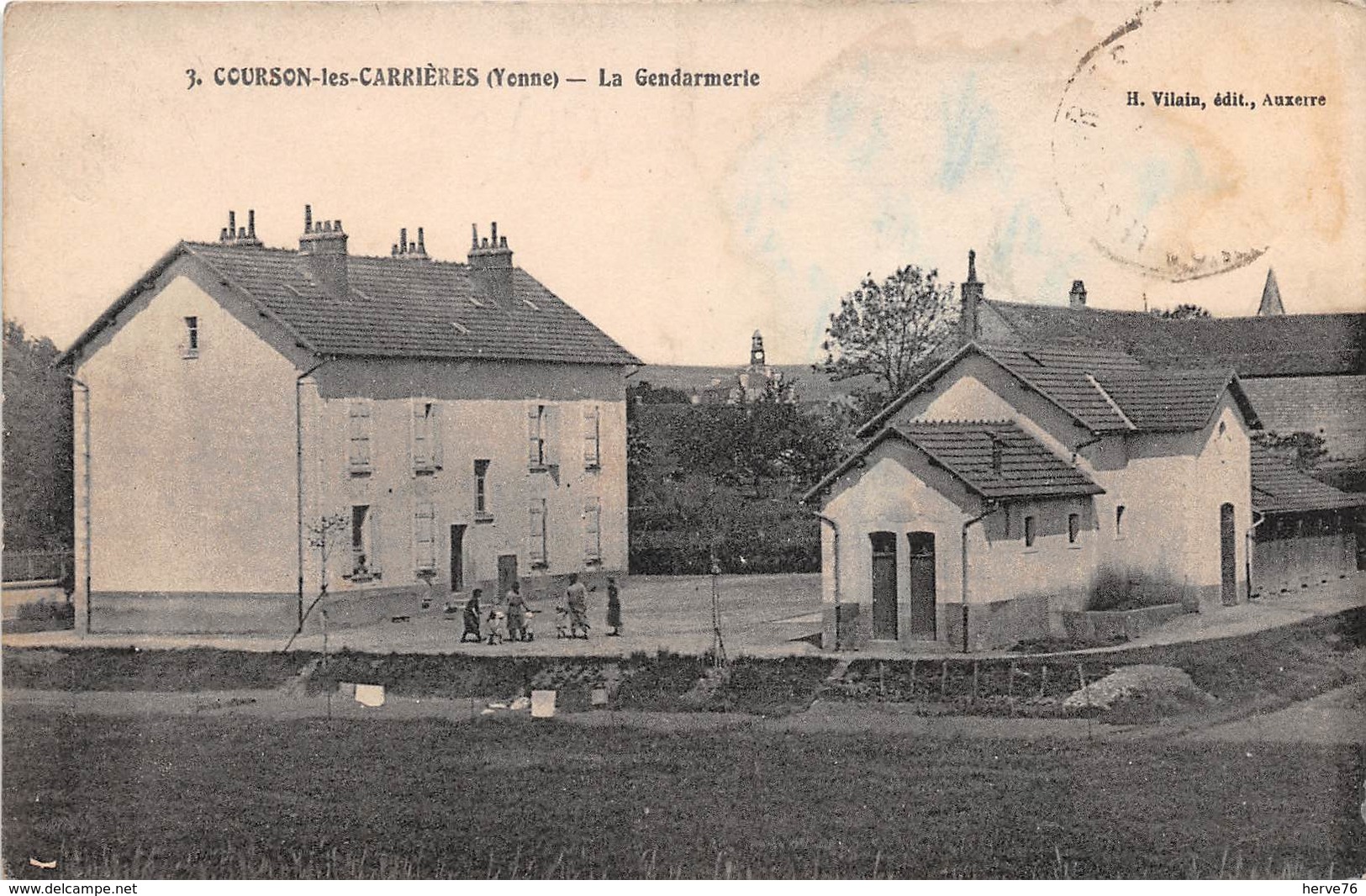 COURSON LES CARRIERES - la gendarmerie