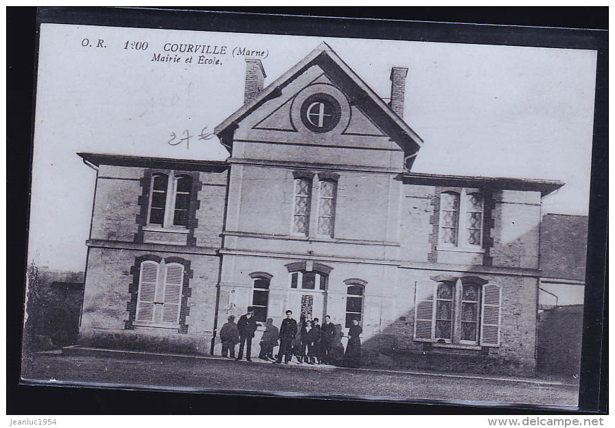 COURVILLE ECOLE