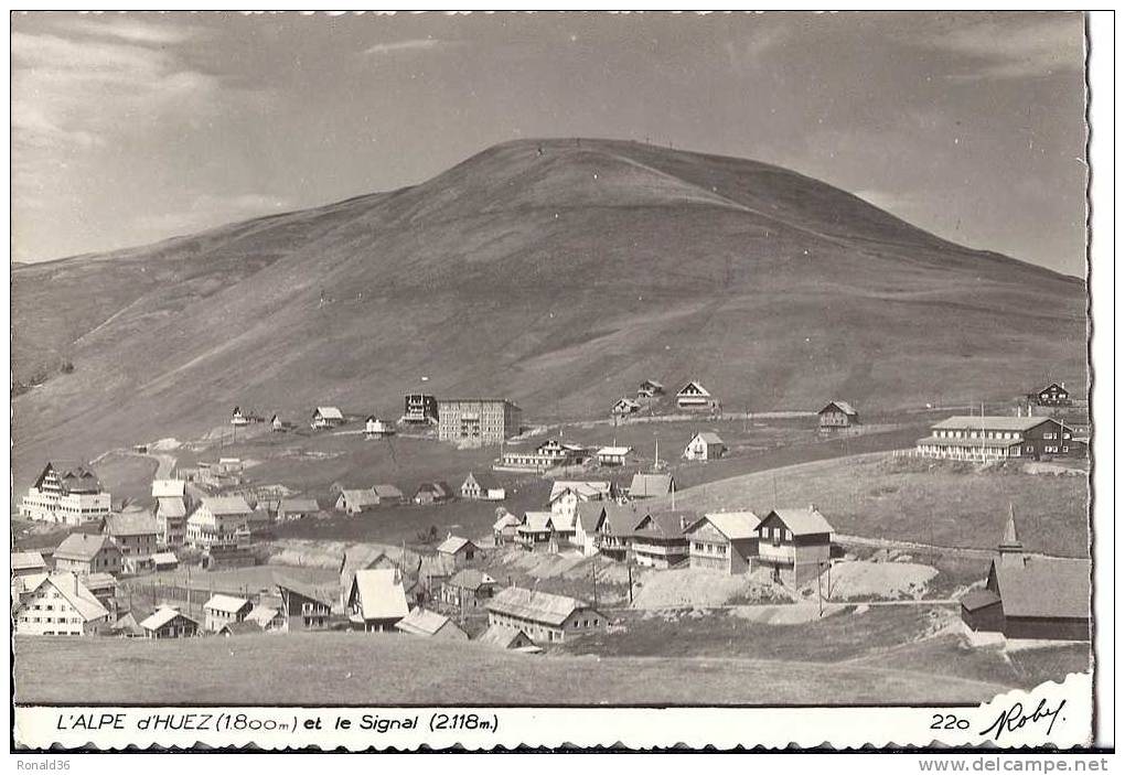 CP 38 ALPES D´HUEZ et le signal ( habitatations chalets église