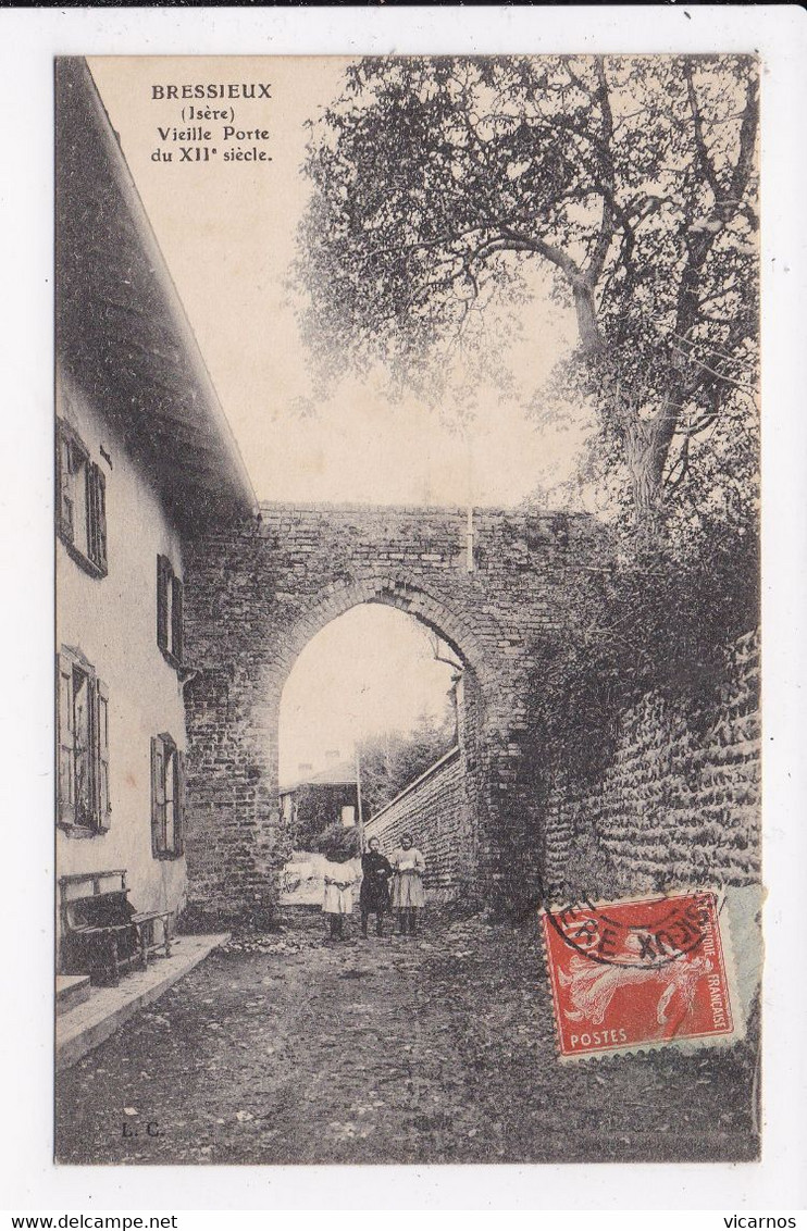 CP 38 BRESSIEUX Vieille porte