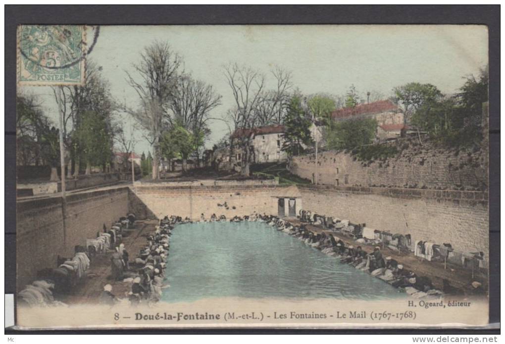 CP 49 - Doué-la-Fontaine (M-et-L) - Les Fontaines - Le Mail (1767-1768) - Colorisée