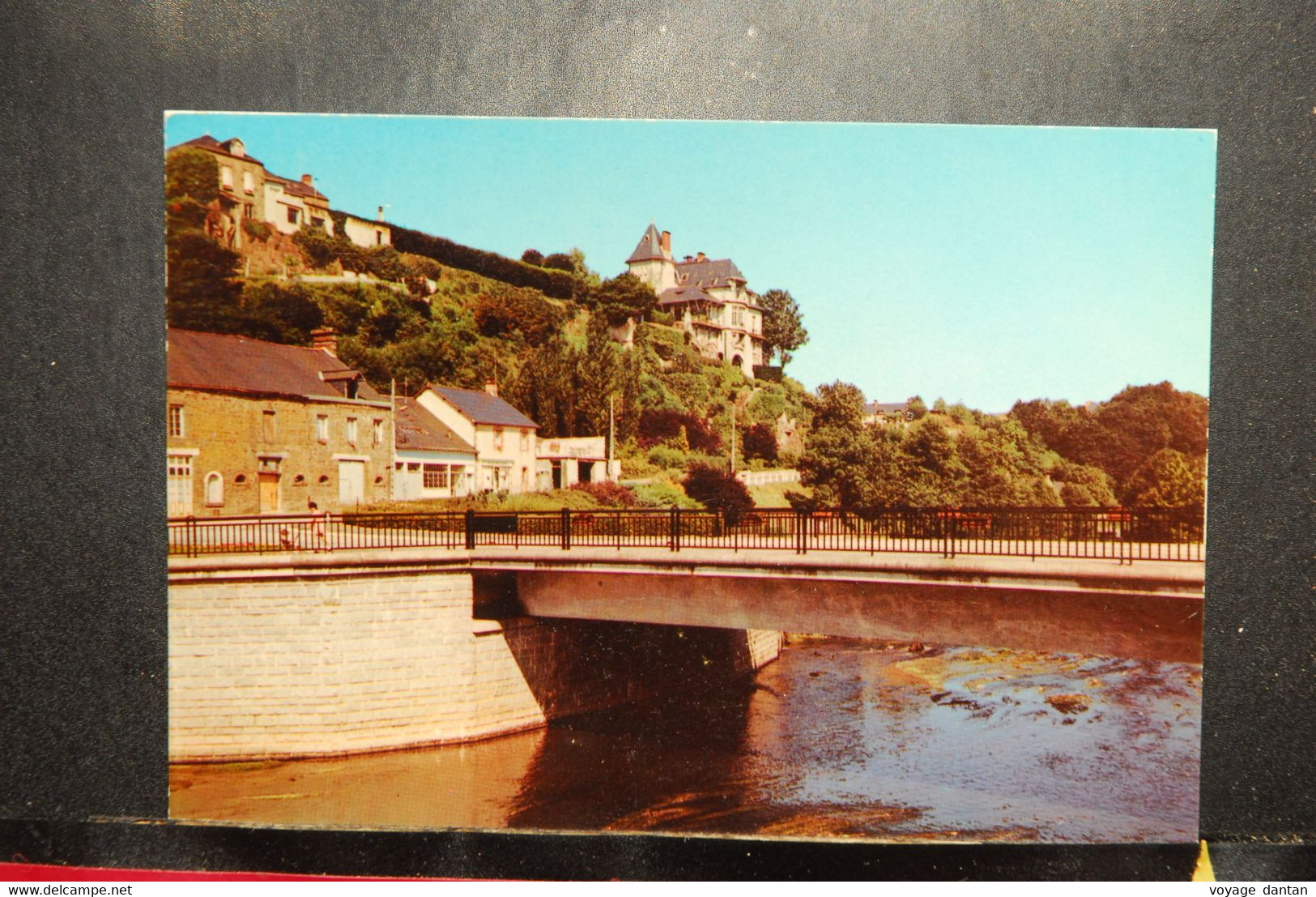 CP,  53, Ambrieres les vallees,  le pont sur la varenne et la mairie, 11